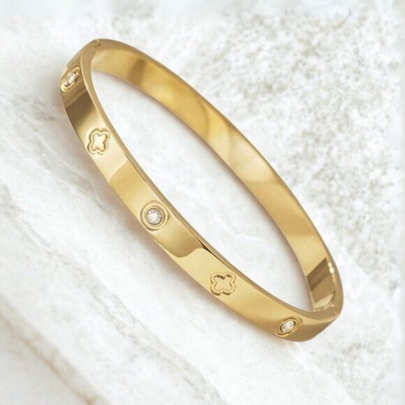 Clover Bling LuvCuff Bracelet - Picture 1 of 3